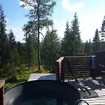 Hietavilla Aurora - Hot Tube - Sauna - Fireplace - 11kw Ev-refuel - Landscape View - Silence - Free Wifi וילה *