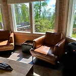 Hietavilla Aurora - Hot Tube - Sauna - Fireplace - 11kw Ev-refuel - Landscape View - Silence - Free Wifi וילה *